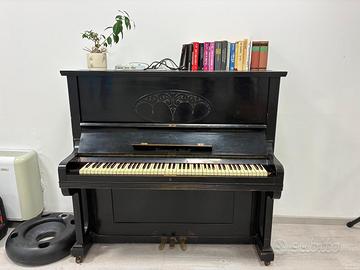 Pianoforte antico nero | Arona