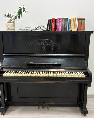 Pianoforte antico nero | Arona