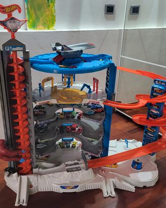 Hot Wheels Super Ultimate Garage