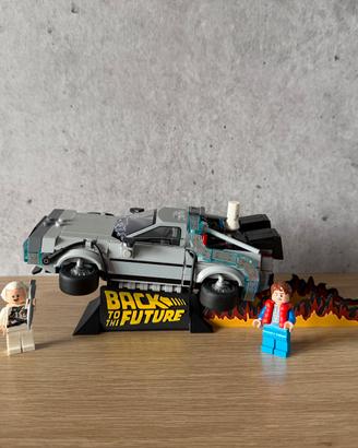Stand scenografico per DeLorean LEGO 77256