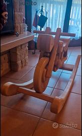 Moto a dondolo in legno massiccio (stile Harley). 