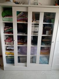 Mobile Ikea armadietto con vetrine scorrevoli