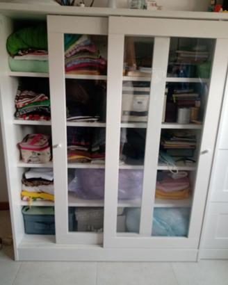 Mobile Ikea armadietto con vetrine scorrevoli