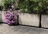 vasi in pietra , larghezza 1 metro