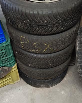 treno di gomme Fiat 