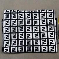 Sciarpa fendi nuova con busta