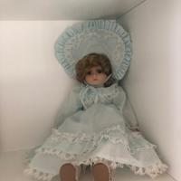 Due bambole di porcellana