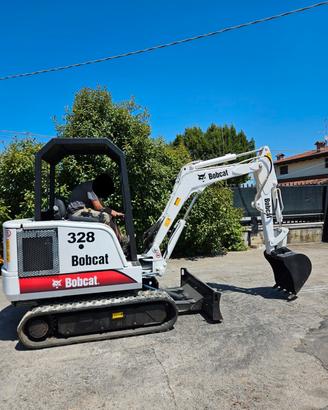 E249-Escavatore Bobcat 328 28 q