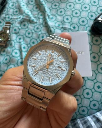Casio con vetro zaffiro nuovo