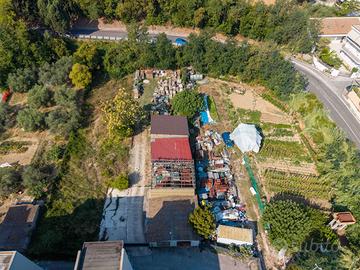Roseto/Abruzzi - Terreno con annesso