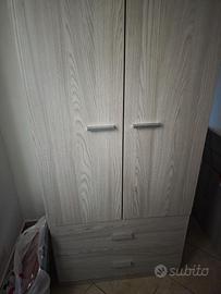 Armadio e letto singolo