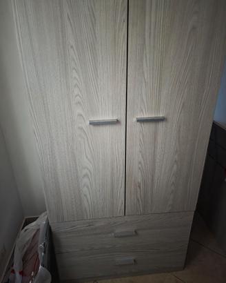 Armadio e letto singolo