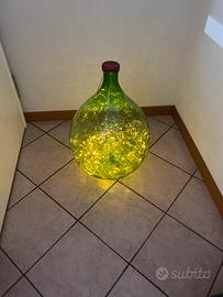 Damigiana vintage in vetro verde con luci led