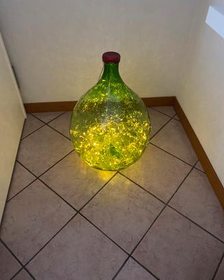 Damigiana vintage in vetro verde con luci led