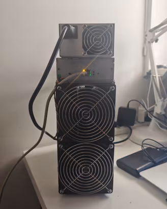 Bitmain Antminer Z11 135 KSol/s +Alimentatore APW7