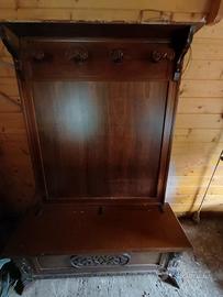 cassapanca e attaccapanni