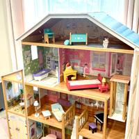 Casa bambole in legno