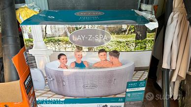 Piscina idromassaggio layz spa