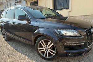 Audi Q7 3.0 V6 TDI 233CV quattro tiptronic
