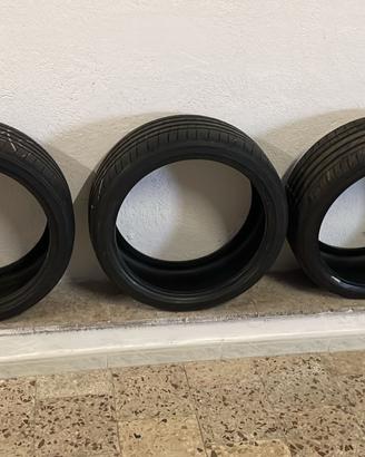 Gomme 235/35 19