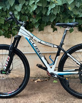 MTB Cube Access 27.5 Telaio Superlite Top di gamma