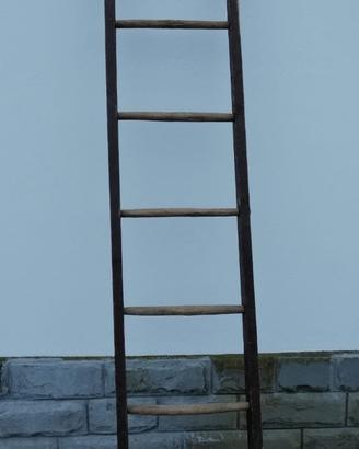 Scala antica in legno massello – decorativa