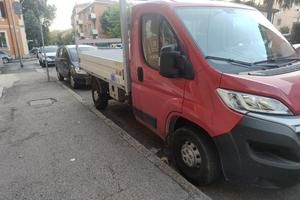 Camioncino ribaltabile trilaterale