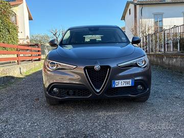 Alfa Romeo Stelvio 2.2 Turbodiesel 190 CV AT8 RWD 