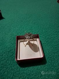 anello con smeraldo