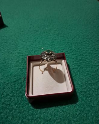 anello con smeraldo