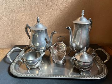 Servizio da the inglese in metallo
