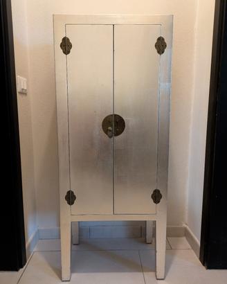 Mobiletto in stile orientale