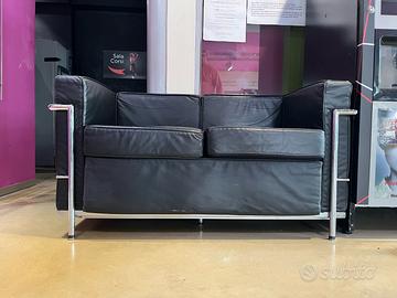 Divanetto 2 posti in pelle, stile Le Corbusier