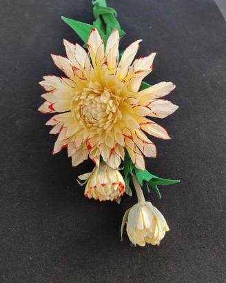 Dalia gialla - punta rossa - Fatto a mano