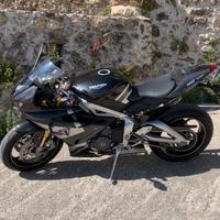 Triumph Daytona 765 moto 2