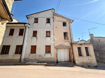 CASA SEMINDIPENDENTE A VALDOBBIADENE