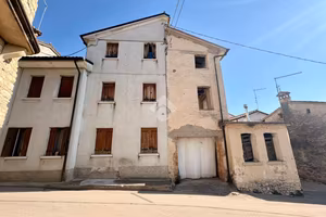 CASA SEMINDIPENDENTE A VALDOBBIADENE