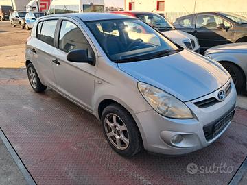 Hyundai I20 anno 2010 ricambi usati