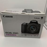 Canon 250D + 18-55 IS STM + Accessori + extra