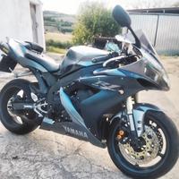 Yamaha R1