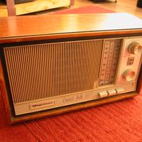 Radio a valvole Magnavox "Concert Hall"