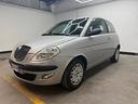 lancia-ypsilon-1-2-oro