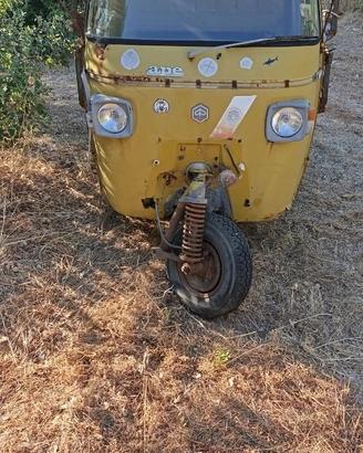 Motocarro Ape Piaggio p601. Uso ricambi a Noci(ba)