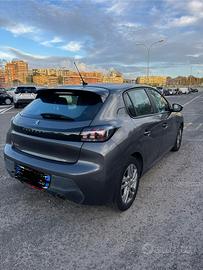 Splendida Peugeot 208