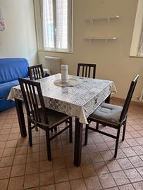 Tavolo in legno quadrato 100x100cm con sedie