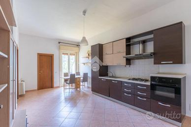 3 LOCALI A RONCIGLIONE