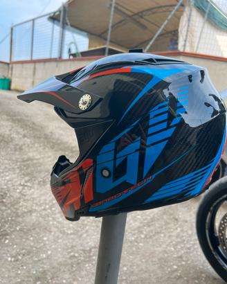 Agv ax8 carbon