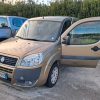 FIAT DOBLO' VETRATO A METANO