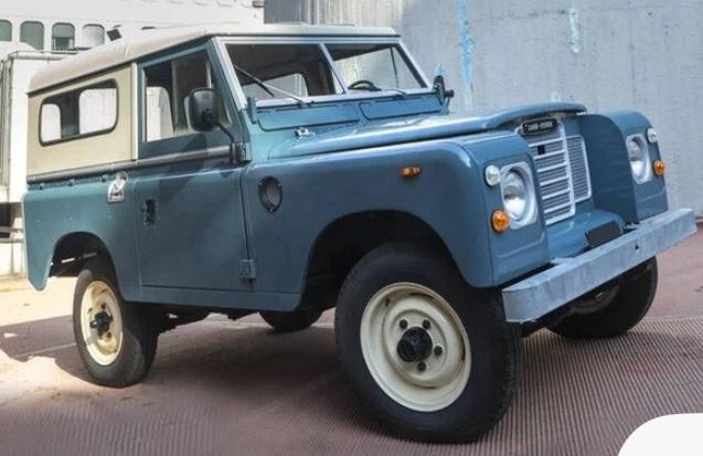 Defender in fase di restauro
