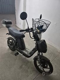 bicicletta elettrica scooter 